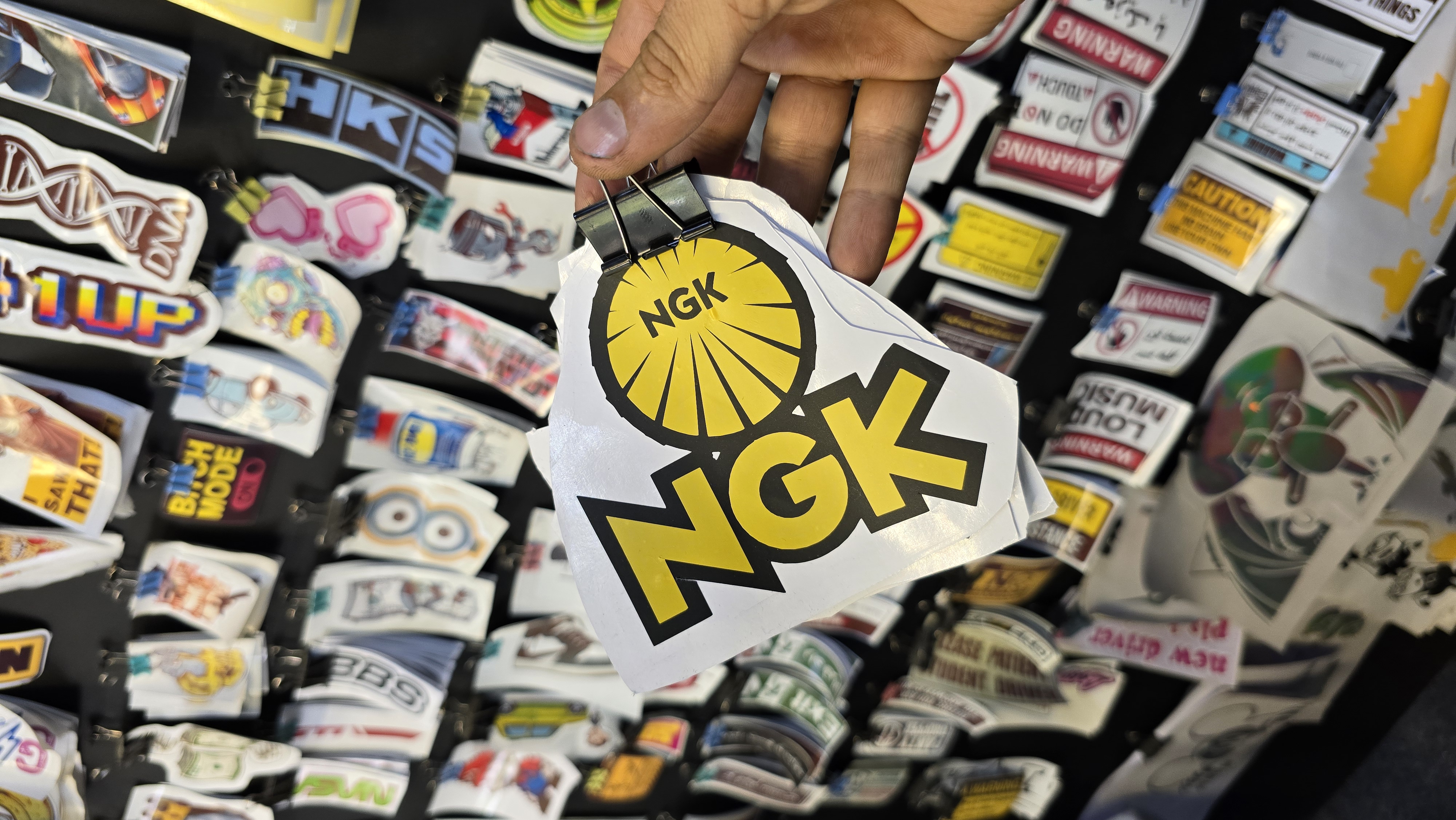 استیکر خودرو طرح NGK