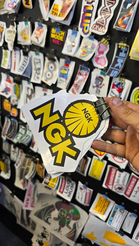 استیکر خودرو طرح NGK