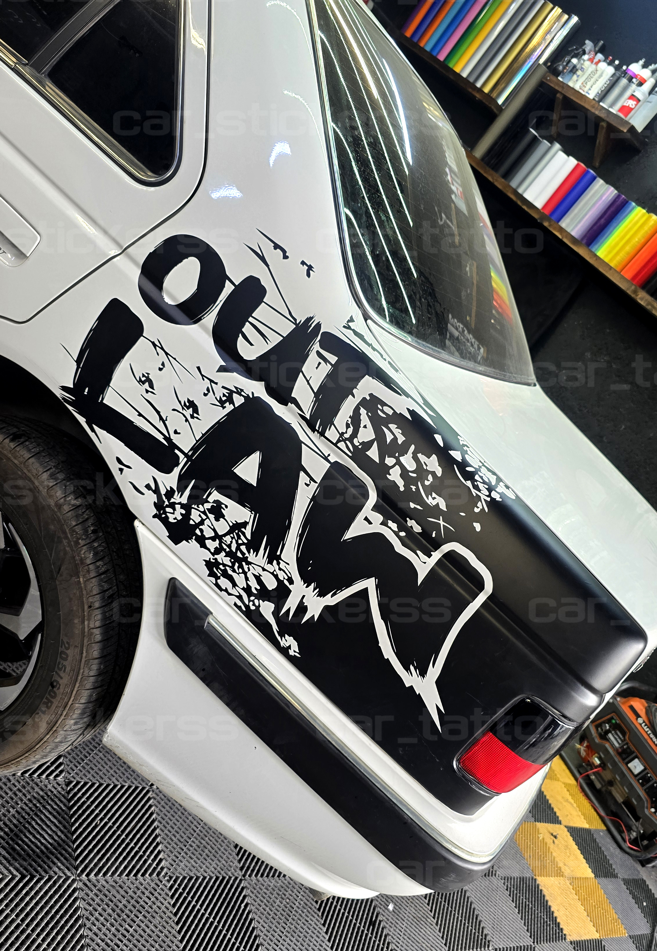 استیکر گلگیر عقب پرشیا سمند 405 طرح outlaw